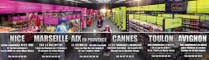 Magasin deguisement salon de provence. Feter Et Recevoir Le Supermarche De Vos Festivites Fete Deco Deguisement Cadeaux Cuisine