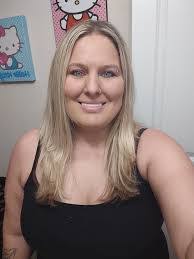 Samantha Moretti's Instagram, Twitter & Facebook