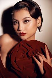 Vừa chắc suất diện kiến HLV The Face, Hot girl trứng rán Trần Thanh Tâm lại  đi thi Hoa khôi?