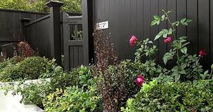 The Grass Is Always Greener On The Other Side Of The Fence Examples Designs For Small Gardens Spaces Entrances Courtyards Backyard Fences Fence Design Fence Landscaping