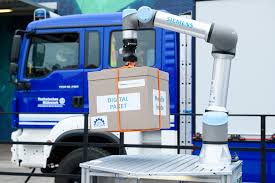 Siemens Caring Hands provides digital assets to THW foundation