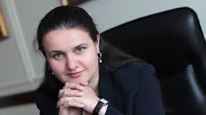 Оксана маркарова занимала должность министра финансов украины с 22 ноября 2018 года по 4 марта 2020 в правительствах владимира гройсмана и алексея гончарука. Oksana Markarova Ispolzovala Gontarevu Kommentarii Ukraina