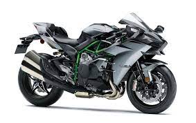 最新版 大型バイクの人気おすすめ車種 旧型 現行 バイク初心者から整備やカスタムまで 川崎バイク カワサキ カワサキモーターサイクル