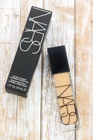 Review Nars Natural Radiant Longwear Foundation Makeup Moment