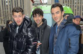 Three brothers from new jersey. Jonas Brothers Drop New Xmas Single I Need You Christmas People Newsadvance Com
