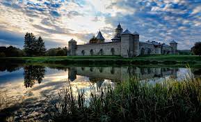 Mai jos am făcut un top al atracțiilor pe care trebuie să le vizitezi în cluj! AtracÈ›ii È™i Obiective Turistice Suceava Locuridinromania Ro