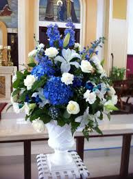 Blue And White Themed Wedding Alter Bouquets Flowers By Antonella Blue Flower Arrangements Alter Flowers Flower Centerpieces Wedding