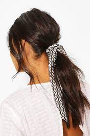 To achieve a gorgeous pinned style, split your hair horizontally into three sections at the back of your head. Pin On Retro Outfits