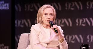 Hillary Clinton: I'd Nominate Trump for Nobel Peace Prize?! (If...) - Imagen principal del artículo