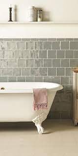 Victorian style bathroom designs are beautiful, classy and functional. Tiling A Victorian Style Bathroom Be Inspired
