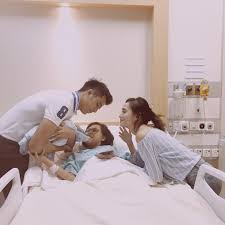 Selepas mendapat kecaman hebat kerana didakwa menjadi orang ketiga dalam rumah tangga penyanyi aliff aziz dan bella astilla, pelakon afifah nasir akhirnya tampil memberikan kenyataan. Video Viral Adik Bella Ajuk Adegan Cctv Alif Aziz Dan Afifah Nasir Berpegangan Tangan Di Bilik Karaoke Kisah Dunia