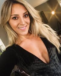 Veronica Ballestrini's Instagram, Twitter & Facebook