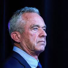 Drengen med knæstrømperne forærede præsidenten en salamander