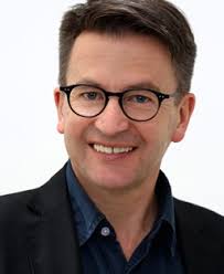 J A H R E S B E R I C H T 2 0 1 5