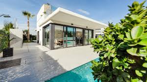 Se encuentra en una urbanización privada denominada villas del duque, que cuenta con. Comprar O Alquilar Una Casa Claves Para Tomar La Mejor Desicion