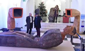 Clotilde armand atrage ca un magnet scandalurile de când a fost aleasă primar al sectorului… expoziţia dincolo de canon. Nobelul Sculpturii GÄƒzduit De PrimÄƒria Sectorului 1