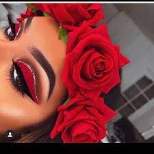 Create the perfect christmas makeup look with a festive touch of red and gold. Updated 40 Glamorous Red Eyeshadow Looks August 2020