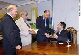 ˈmaɾju ˈkɔvɐz ˈʒunjoɾ or ˈkɔvɐˈʒːunjoʁ; Lancado Na Biblioteca Do Senado O Livro A Saga De Gerardo Um Mello Mourao Senado Noticias