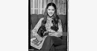Found This Image At Media Gettyimages Com On Bing Diana Hyland Beautiful Actresses Actresses