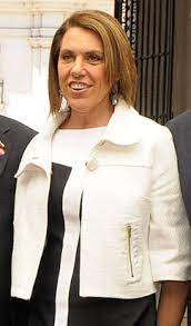 Vivi kreutzberger se descargó en contra de sus hermanos en programa radial, contó detalles sobre como fue cuidar y estar atenta a su padre. Vivi Kreutzberger Wikipedia La Enciclopedia Libre