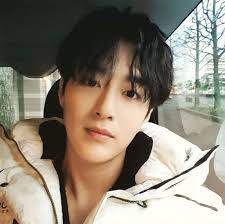 From Chris Burrous To Aretha Franklin Remembering The Stars We Ve Lost In 2018 Pop Star Pop Singers Korean Pop Stars