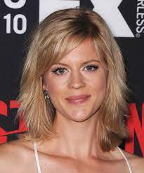 Georgia King Hairstyle Medium Straight Casual Medium Blonde Medium Hair Styles Face Shape Hairstyles Damp Hair Styles
