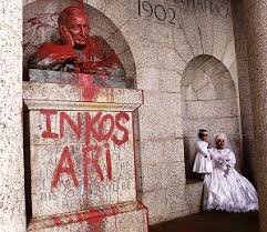 If you book with tripadvisor, you can cancel up to 24 hours before your tour starts for a full refund. Cecil Rhodes Beheaded At Cape Town Monument