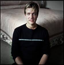 A teacher lives a lonely life, all the while struggling over his son's custody. Some Old Pictures I Took Thomas Vinterberg