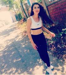 Burcu özberk, 12 aralık 1989 yılında eskişehir'de doğdu. Burcu Ozberk Cute Sporty Outfits Handsome Actors Turkish Beauty