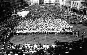 Ddr Pioniere Pfingsttreffen Der Fdj In Zittau Der Ddr 1981 Thalmannpioniere Jungpioniere Platz Der Jugend In Zittau Der Ddr Heute Markt Platz Freie Deutsche Jug Concert