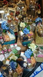 Baju kurung dan baju cara melayu. Hampers For Hari Raya Aidilfitri Idul Fitri Makanan Kue Kering
