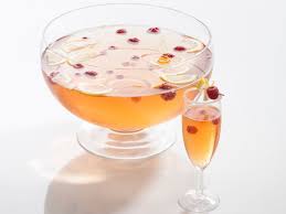 Soupe De Champagne 10 Recettes De Cocktails Festifs Et Rafraichissants Avec Images Recette Cocktail Soupe Champenoise Soupe Champagne