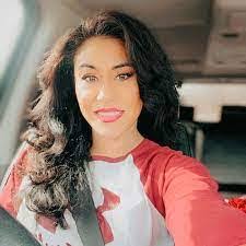 Tracy Alonzo's Instagram, Twitter & Facebook