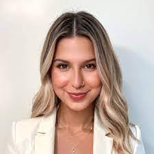 Kara Lamar's Instagram, Twitter & Facebook