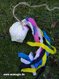 Diy Dienstag Schleuderball Und Mini Twirler Kinder Basteln Draussen Kinder Spiele Draussen Sommerfest Kindergarten