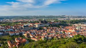 Ich habe so viele ideen und es gibt so viele dinge und gegenden, die ich sehen will, dass ich all das niemals schaffen werde. Welt Tschechien Prag Aussicht Auf Die Burg In Prag