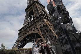 Erected in 1889 as the entrance arch to th France Tourism Disneyland Eiffel Tower Top Floor Reopen