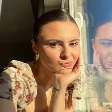 Alisa Field's Instagram, Twitter & Facebook