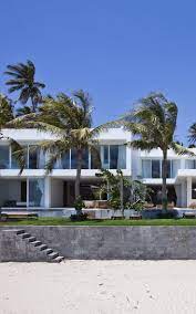 World Of Architecture Stunning Modern Beach House In Vietnam Worldofarchi Architecture Mo Modern Beach House Beach House Design Modern Beach House Design