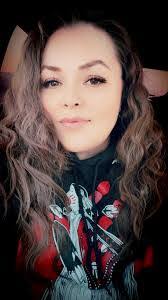 Vanessa Wolfe's Instagram, Twitter & Facebook