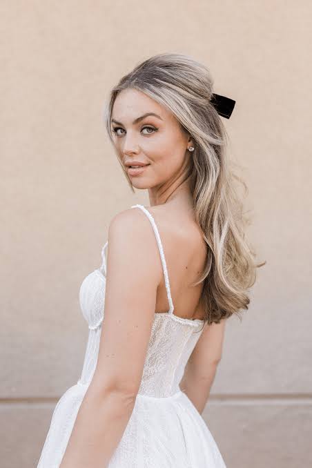 40+ Gorgeous Half Up Half Down Wedding Hairstyles