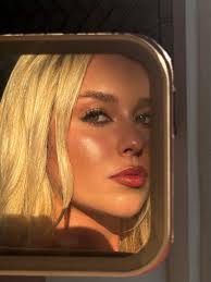 thanks for stopping by ;) • • • #explore #home #homepage #travel #nyc #dump  #fl #explorepage #fashionmodel #friends