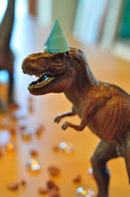 Dino Party Kindergeburtstag Fur Einen Vierjahrigen Dinosaurier Fan Little Red Temptations Kindergeburtstag Dinosaurier Geburtstag Dinosaurier Party