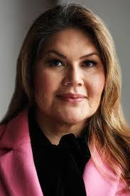 Henrietta Mann's Instagram, Twitter & Facebook