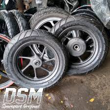 Harga velg mobil ring 17 bekas untuk avanza velg mobil kami menyediakan harga velg mobil velg racing mobil terbaik untuk kebutuhan mobil anda mulai dari velg ring 14 ring 16 lring 17 sampai dengan velg ukuran ring 20 tidak hanya pelek mobil baru saja kamipun menjual velg bekas dengan. Jual Velg Scoopy Ring 12 Set Ban Velg Scoopy Terbaru Dan Ban Velg Scoopy Ring 12 Velg Scoopy Ring 12 Di Lapak Dsm Sparepart Original Bukalapak