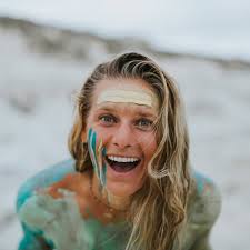 Amanda Szopinski's Instagram, Twitter & Facebook