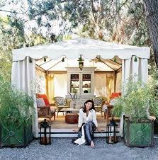 I Love This Backyard Tent I Was Looking For A Great Small Tenat For My Wedding 2010 And Couldn T Find Raum Im Freien Leben Unter Freiem Himmel Hintergarten