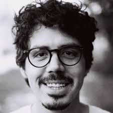 Ian Currie's Instagram, Twitter & Facebook