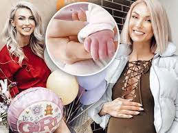 Andreea BÄƒlan A NÄƒscut A Dus Pe Lume O FetiÈ›Äƒ Prin CezarianÄƒ Wowbiz