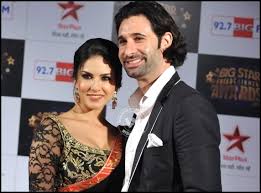 Help us build our profile of daniel weber and sunny leone! Sunny Leone Files For Divorce Hot Buzz
